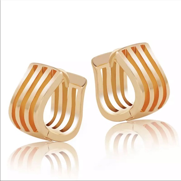 Jewelry - New 18K Gold Plated Small Curve Hoop Earrings